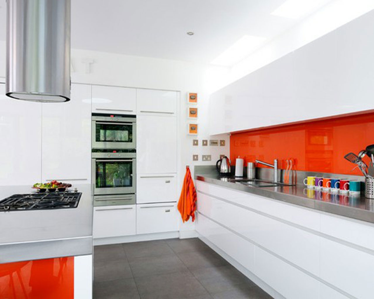 http://mydecorative.com/wp-content/uploads/2013/05/Kitchen-with-orange-accents-ideas-design-best-kitchen-design-2013.jpeg