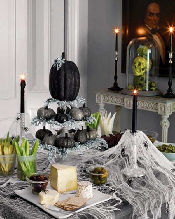 Awesome Pumpkin Centerpieces for Fall and Halloween Table