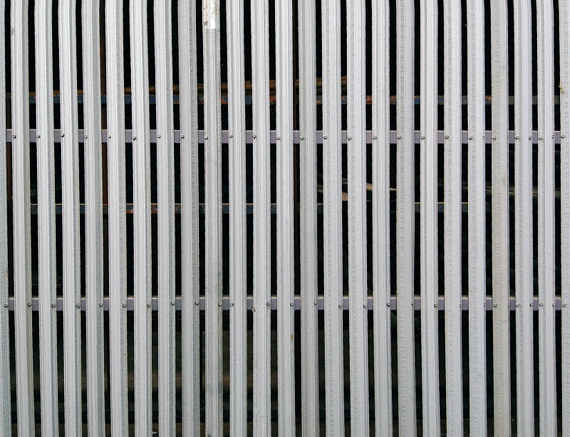 1x3 Aluminum Horizontal Slat Fence​ - Modern Aluminum Fencing