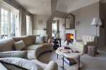 delicate-curve-living-room-sofa-design