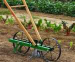 hoss-garden-seeder