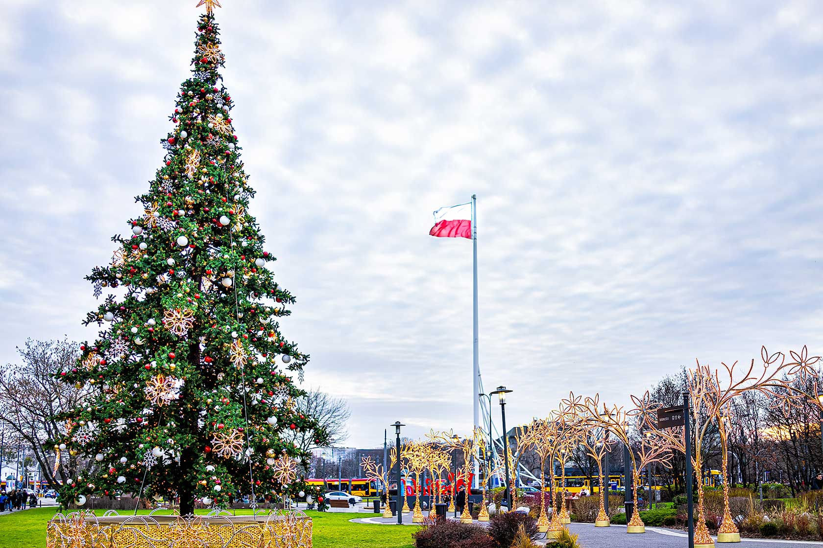 A Fairybell Flagpole Christmas Tree
